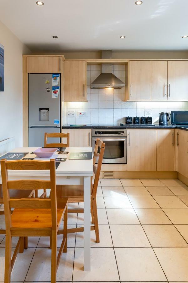 Newcastle City Centre Spacious Town House Free Parking And Wifi מראה חיצוני תמונה